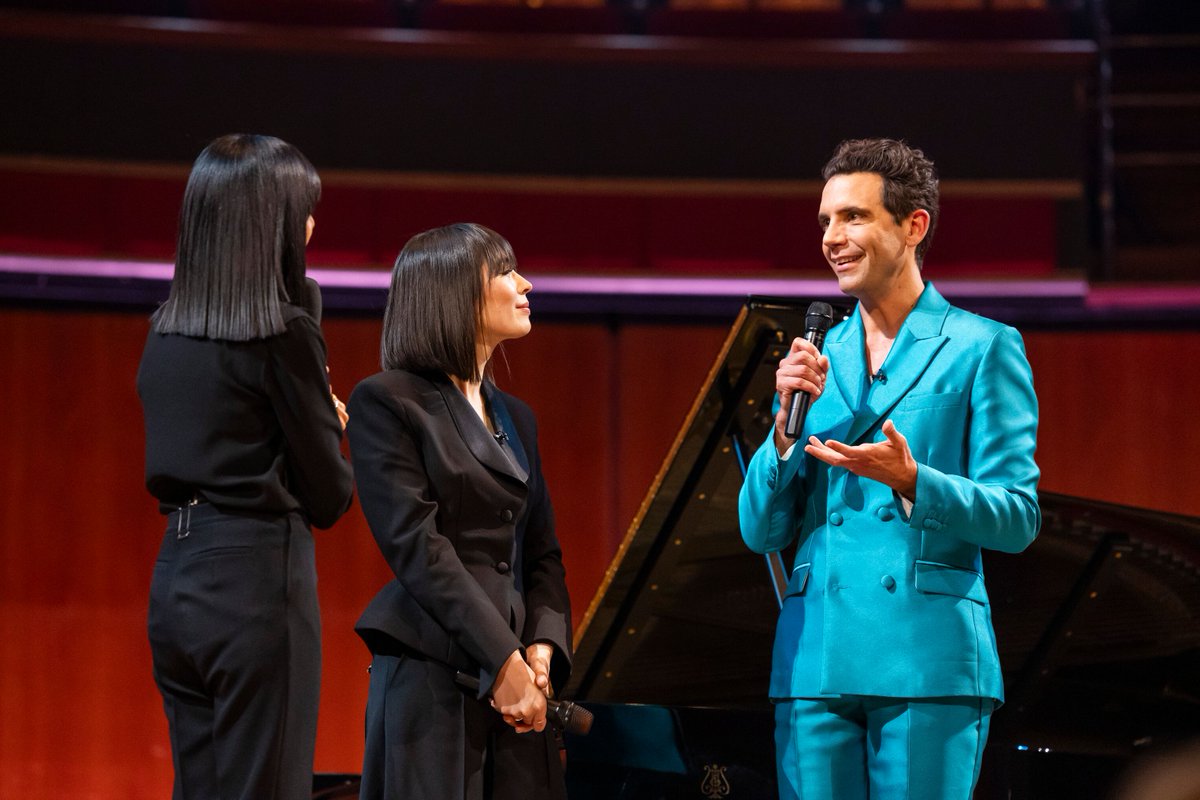 4Viewers's tweet photo. It's time! And it's a sell out at Birmingham Symphony Hall for the Final Concert. Which of the six pianists will @MikaSounds and @AliceSaraOtt pick for the coveted Performance of the Night award? Find out tonight in #ThePiano #TheFinal at 9pm on @Channel4 https://t.co/hTjcsEsIH2