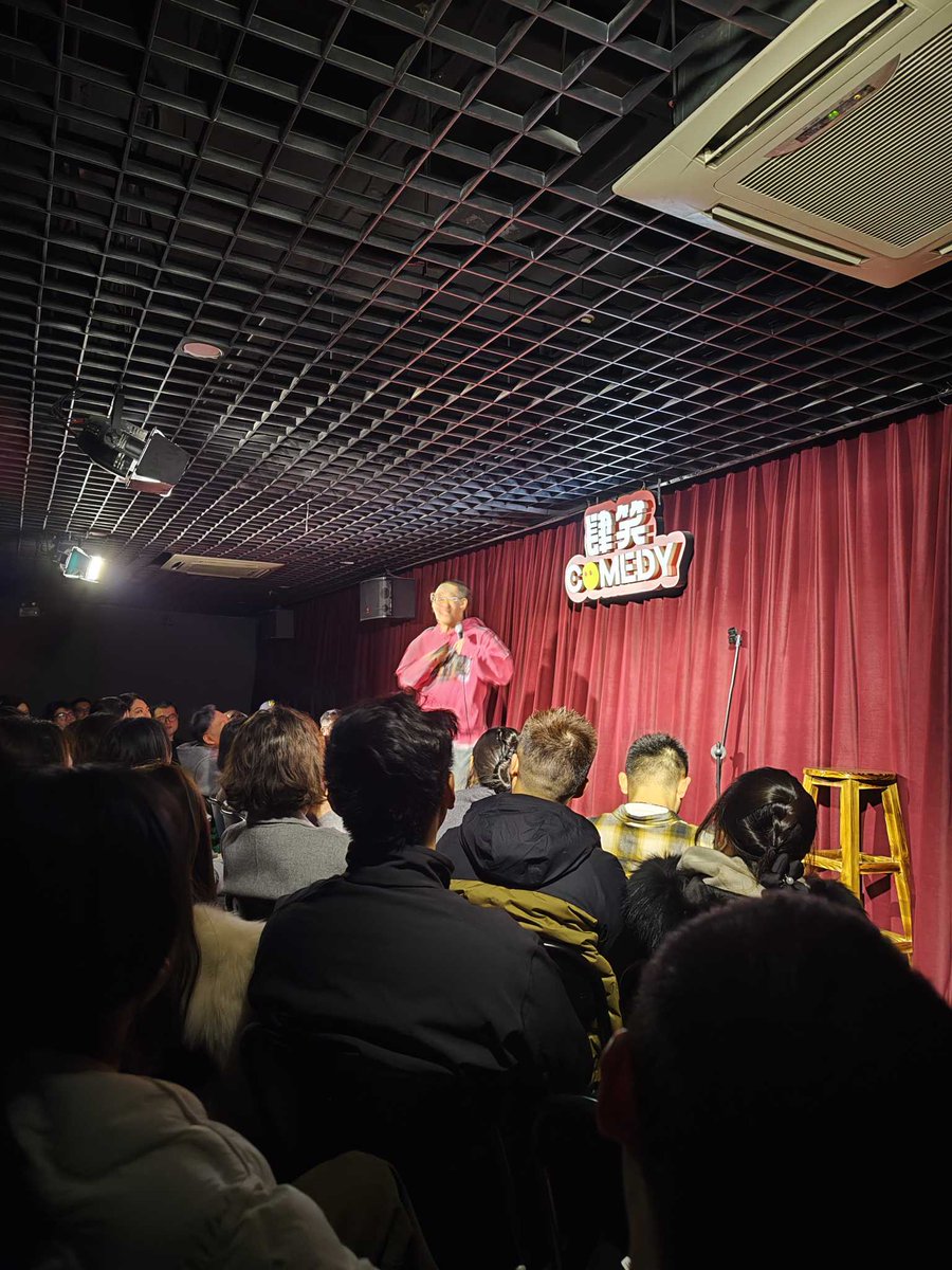 mgo6642's tweet photo. Just finished a set at the tiny downtown comedy club, and a guy yelled out “I relate to your bad joke about microwaved pizza” before I even finished the setup. That’s the definition of showing up early to get the bit. https://t.co/I2OgLmjQng