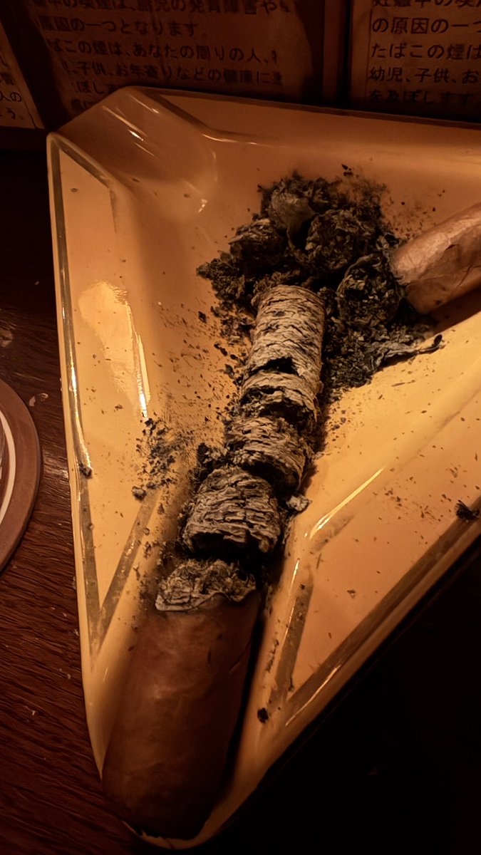 hamakiosaka's tweet photo. 🚬 パルタガス セリエ No2 2018年
パルタガス / キューバ / ロブスト
★★★★★（5/5）
2026.8.20 @Edmundo Dantes
「ナッツ、土」
— Cigar Cafe 記録ノート

🚬 Partagás Serie No.2 2018
Partagás / Cuba / Robusto
★★★★★（5/5）
2026.8.20 @Edmundo Dantes
"Nuts, earth"
— Cigar Cafe tasting notes

#葉巻 #シガー #Partags #Cuba #Robusto #CigarCafe
https://t.co/ikJH5suwo5