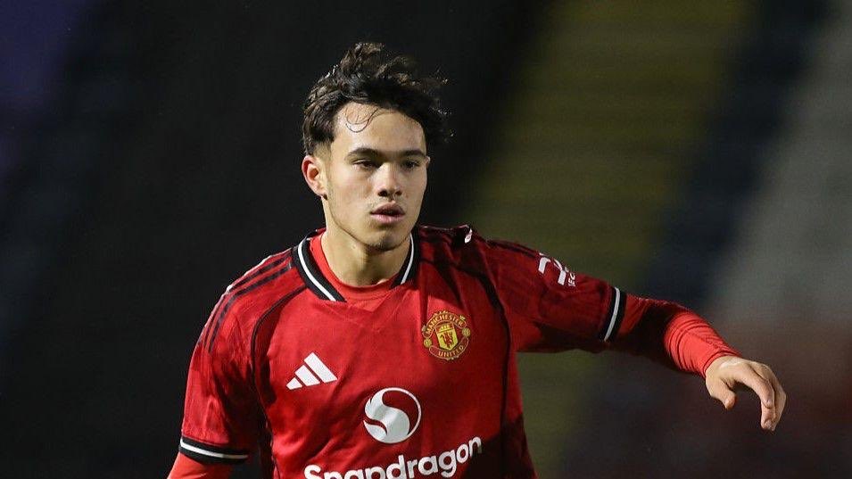 jameslewertv's tweet photo. 🚨 A number of clubs in the Championship and across Europe are showing interest in signing 19 y/o Manchester United forward Gabriele Biancheri. 

He had a spell on loan at Rotherham United earlier this year. 

A permanent deal for the Wales under-21 international is being sought, and I understand the club will let him go.  

 #mufc #rufc
