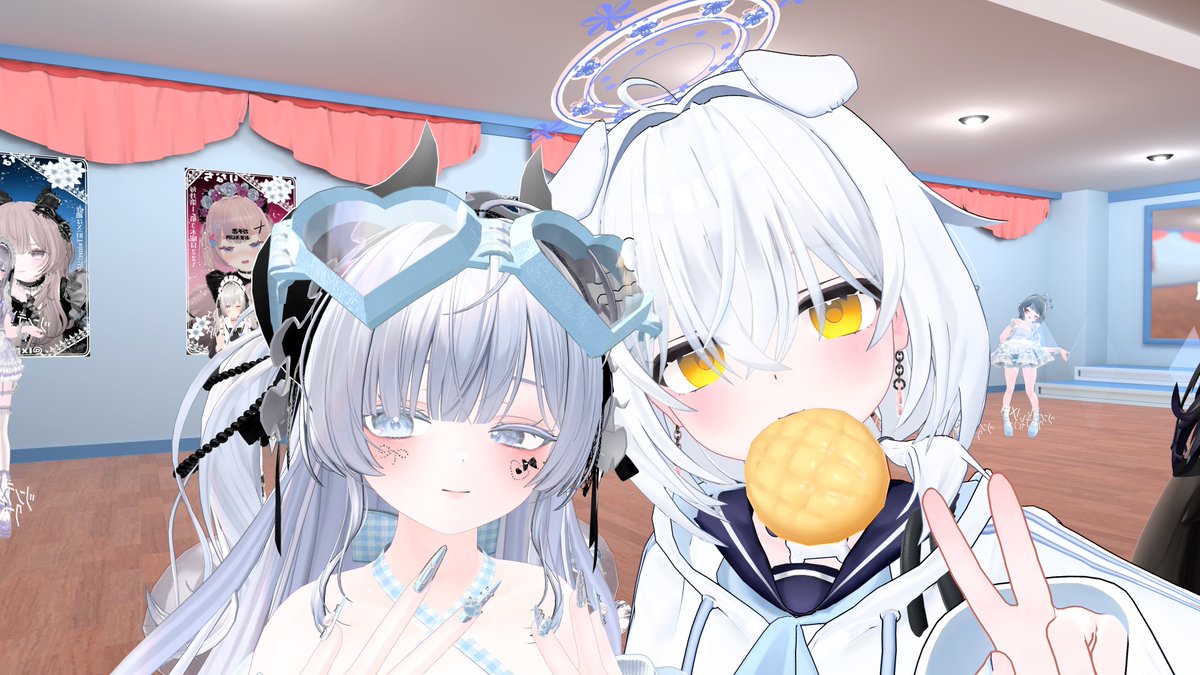 wabisukevrc's tweet photo. #ツンデレ・クーデレカフェIxia アフター行ってきました！
クロエさんの妹・キャンディちゃんと初めましての挨拶をしてきました。お姉ちゃん田舎に帰っちゃったみたい…

じりあさん、店長さんとのツーショに、6人での集合写真。アフターだけでも楽しかった！店長との写真ですごい半目なのが唯一の後悔 https://t.co/TXxMLIypbx