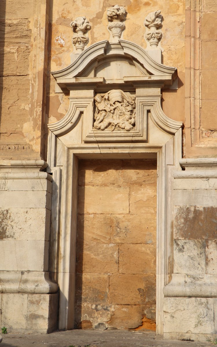 TyneSnapper's tweet photo. #AddorableThursday #NoContextDoors #DailyDoor #doors
Door to nowhere - Cadiz Spain https://t.co/c7LvZLt4PE