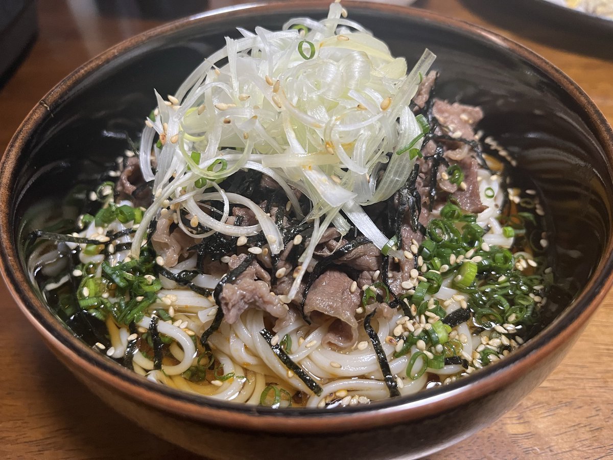 Rodoman9110's tweet photo. #今日の夕飯
肉そーめん
少しだけ作るの面倒くさいけど
美味い(*´꒳`*) https://t.co/BE3qjKVrg9