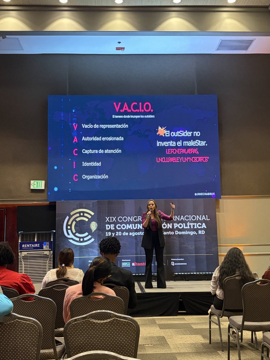 Fernan2bonilla's tweet photo. El outsider no inventa el malestar, le pone palabra, un culpable y un nosotros. @JimeChabrux #CongresoRD @CumbreCP https://t.co/yVYS7rfX34