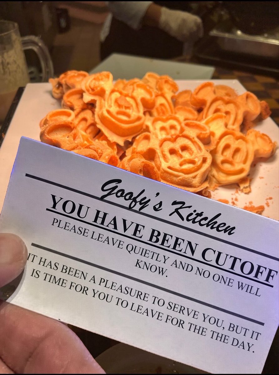 parkhoneymooner's tweet photo. A cast member handed me this while I was going for the Mickey Waffle World Record https://t.co/NJp9C2NlxZ