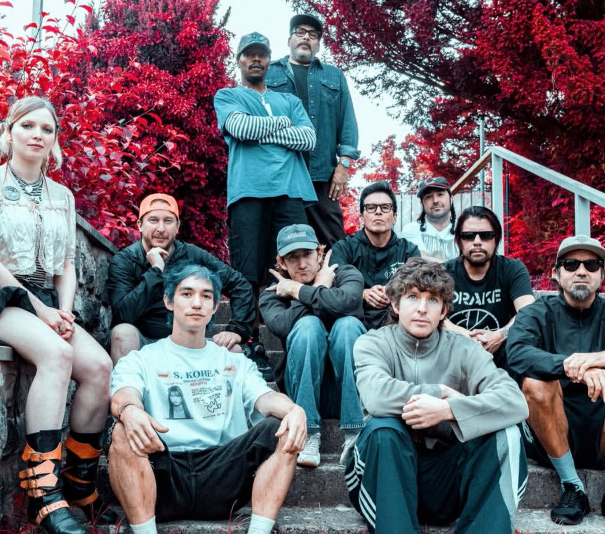 SOTSPodcast's tweet photo. Deftones and Turnstile stun in new photo.

📷 Clemente Ruiz https://t.co/2jYwYnOPa5