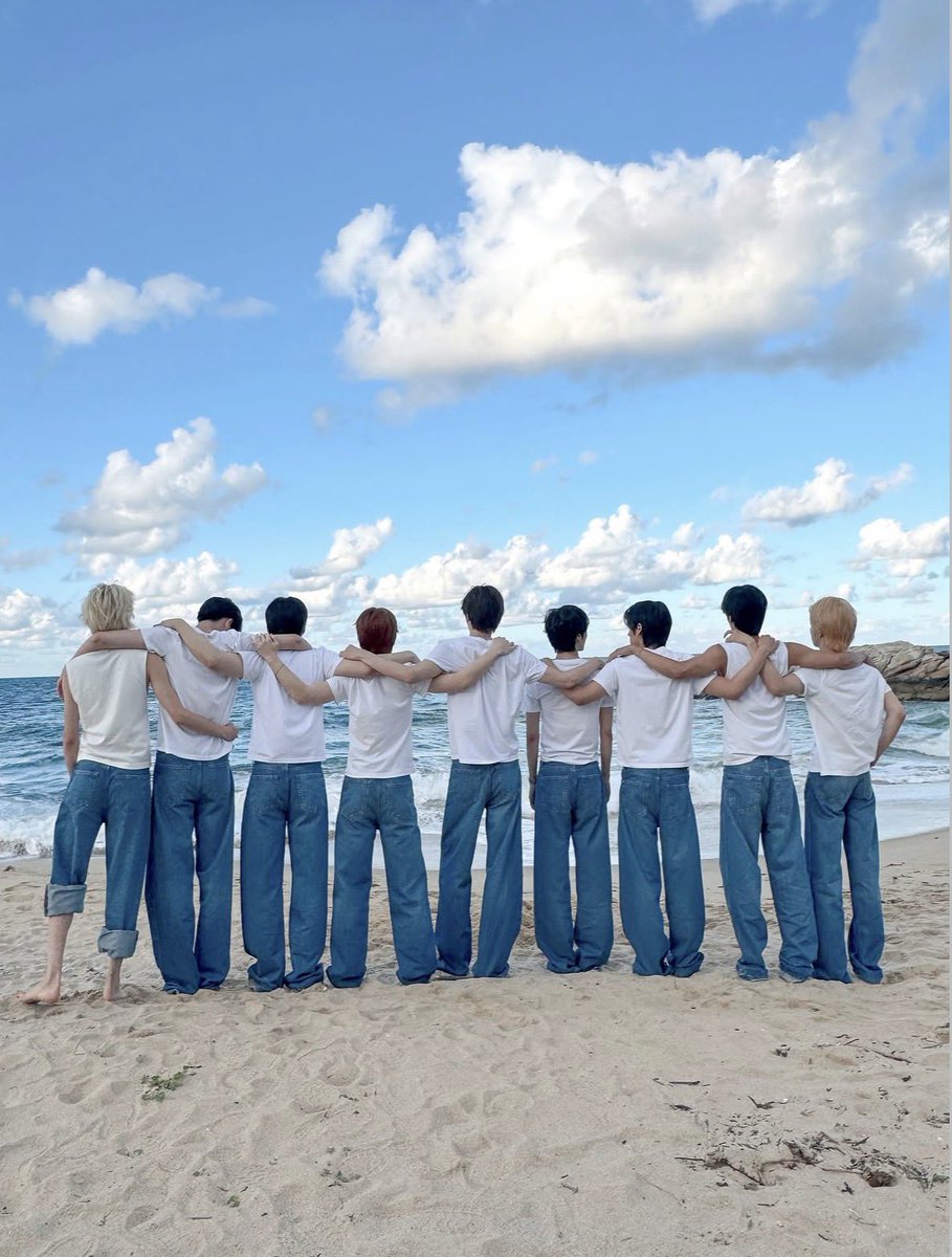 waxxmini_'s tweet photo. 노래 커버 나온 날부터 이런 오순도순한 사진을 보면 왜이리 뭉클하냐..ㅜㅠ 이런 순간이 영원했으면 조겟다ㅜ https://t.co/x8x1nxLTIE