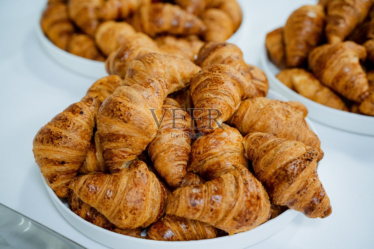 harvdoc1965's tweet photo. Just pulled a warm, buttery croissant fresh from the oven—flaky layers crumble as I take my first bite, and the morning sun hits my coffee mug. This is the small perfect start to the day.， https://t.co/XKNUqRXbIA
