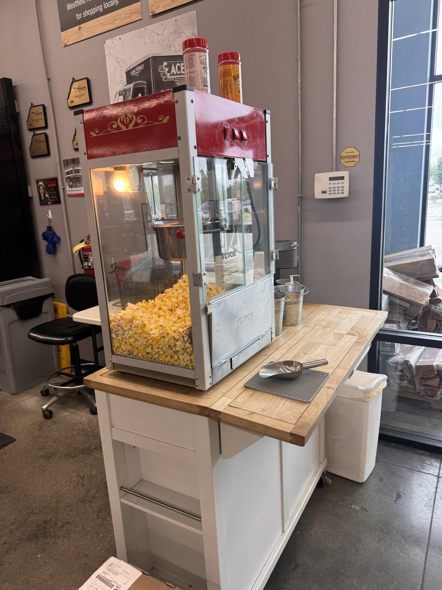 SupSlater's tweet photo. They’ve got free poppers at the ace hardware in Westfield #popcorn #free #prime https://t.co/HifOUvio9v