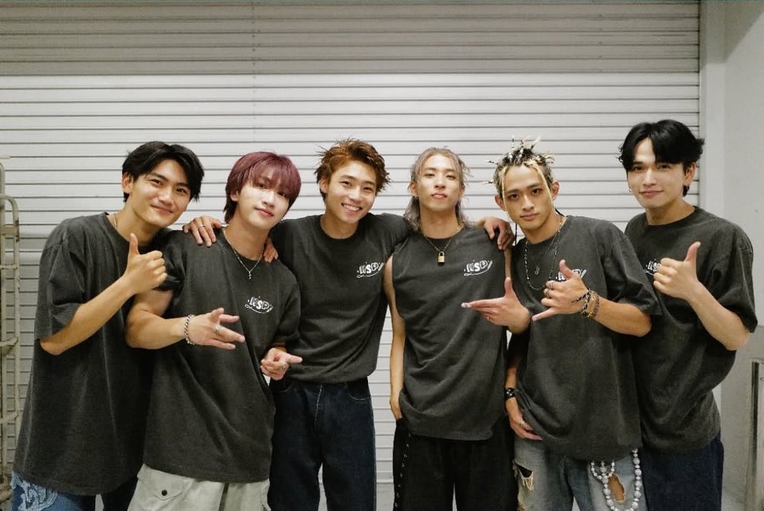 B_UR_sky's tweet photo. ⠀　【 NSPのWATWING✖️共演者 】

☑︎ 意外とNOAくんに詳しい、鈴木曉
☑︎ 大橋ちっぽけくんのギターに扮する、古幡亮
☑︎ NOAくんとスタバに行きたい、髙橋颯
☑︎ NOAマウント厨、八村倫太郎
☑︎ REIJIくんを襲う(?)、桑山隆太
☑︎ 大橋ちっぽけくんに意地悪をする、福澤希空
#NSP_820 #WATWING https://t.co/HwlwzMOjjX