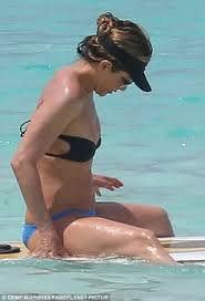 JenniferAnnwn's tweet photo. Sun on my skin, water on my soul 🌊☀️
Feeling hot, feeling beautiful, feeling free.
Just me, the pool, and good vibes 🇺🇸✨

#JenniferAniston #Jen #Swimming #PoolsideVibes 
#HotAndBeautiful #SummerBody #USA #CaliforniaGirl 
#CelebrityLife #BikiniSeason #Viral https://t.co/Qiu4TcDkN7
