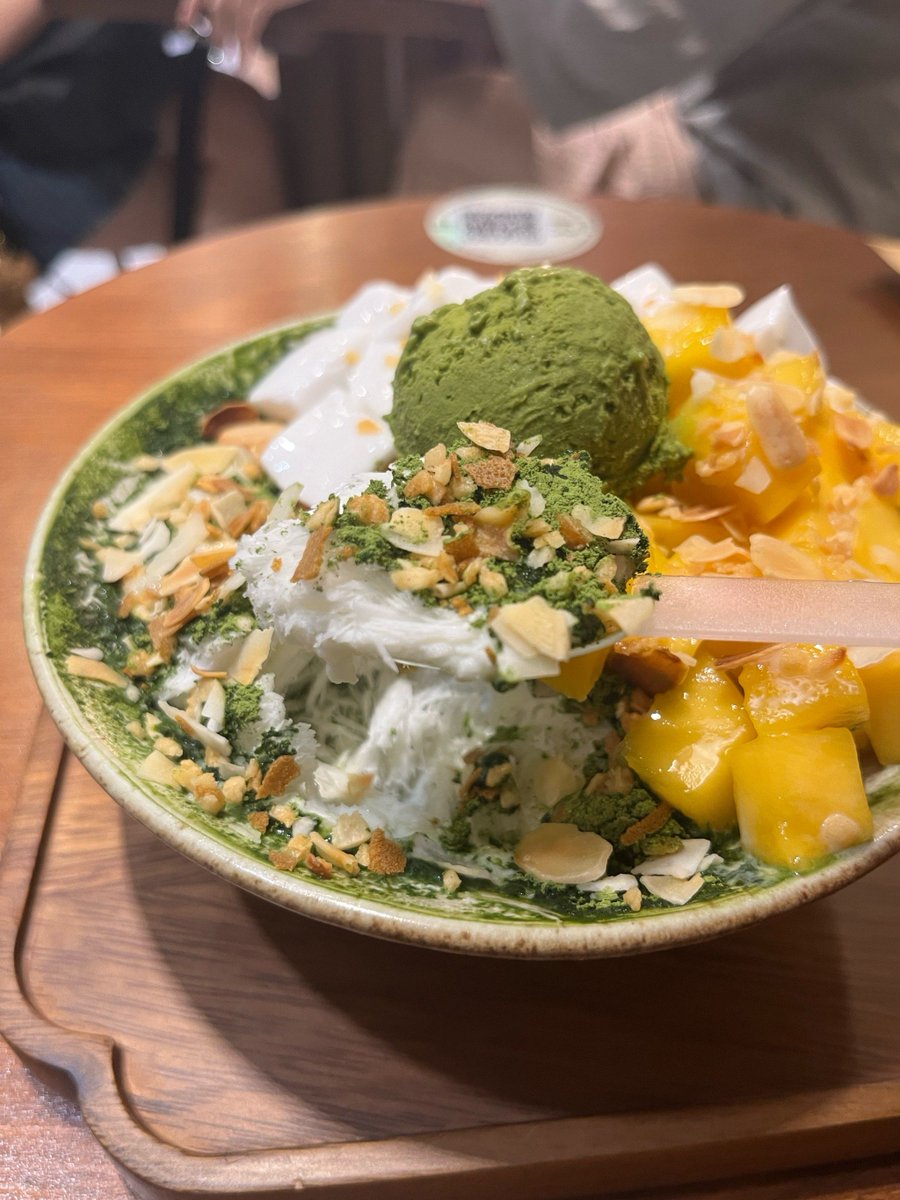 Ravikumarmeht16's tweet photo. [Sharing my favorite crispy matcha cookies with the squad!  Who’s grabbing one #snackvibes]， https://t.co/KegQmZ1hJg