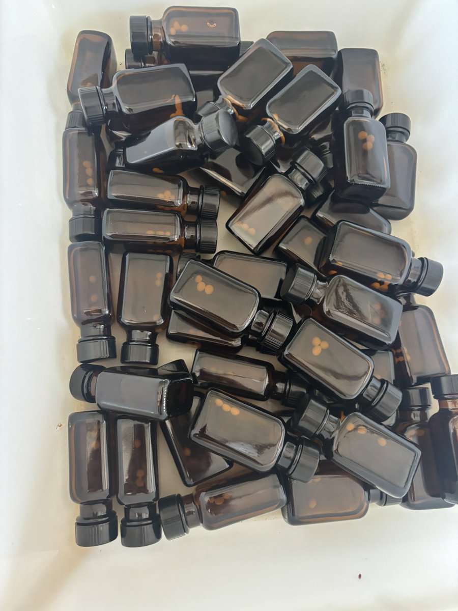 LiMr428's tweet photo. #poppers. Factory direct sales, diverse styles, stable quality, and competitive prices. Bulk orders are welcome. WhatsApp: +447950016194 https://t.co/JA7AYAWes4