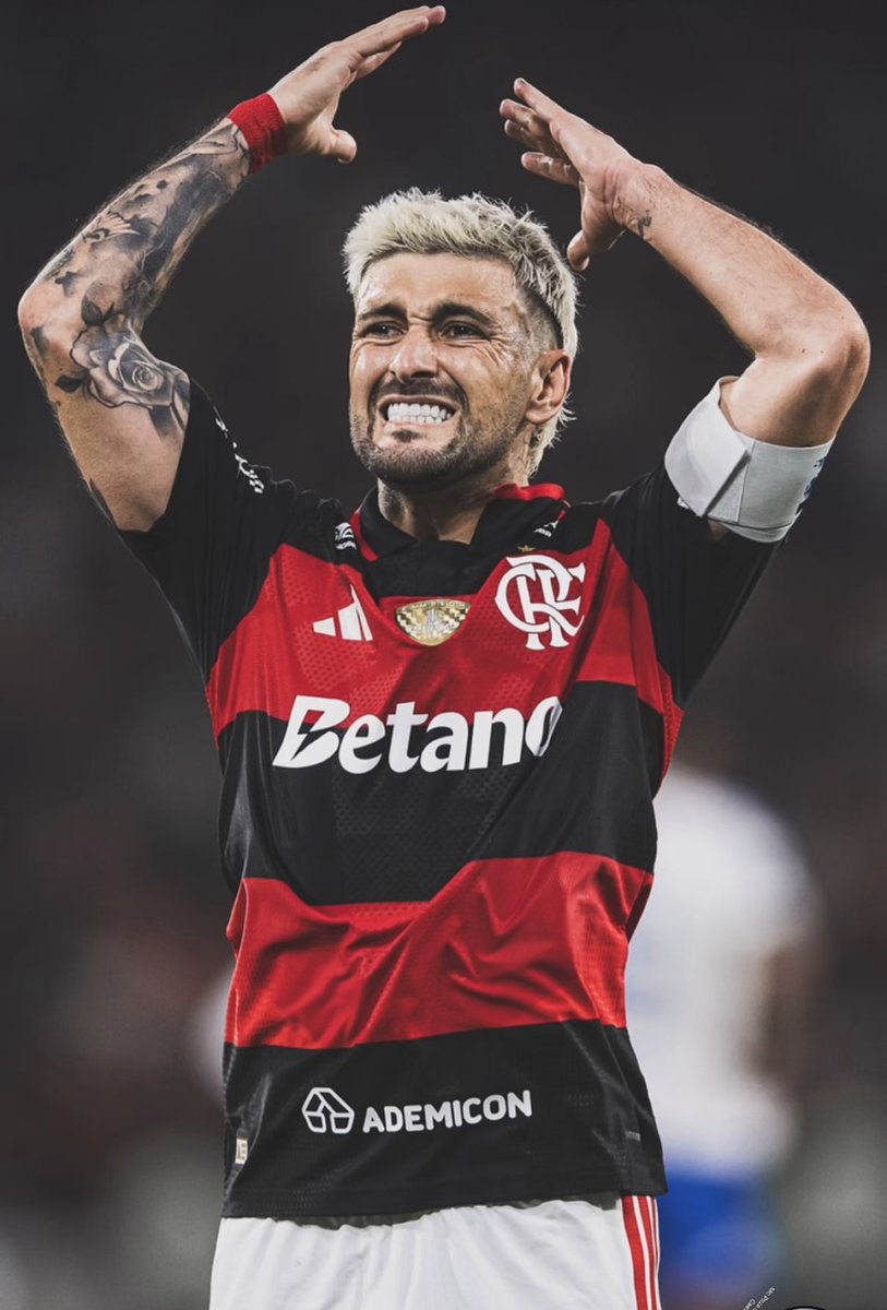 GiorgiandeA's tweet photo. Noite de liberta 😍❤️🖤😍 https://t.co/s5E7Hzh1AX