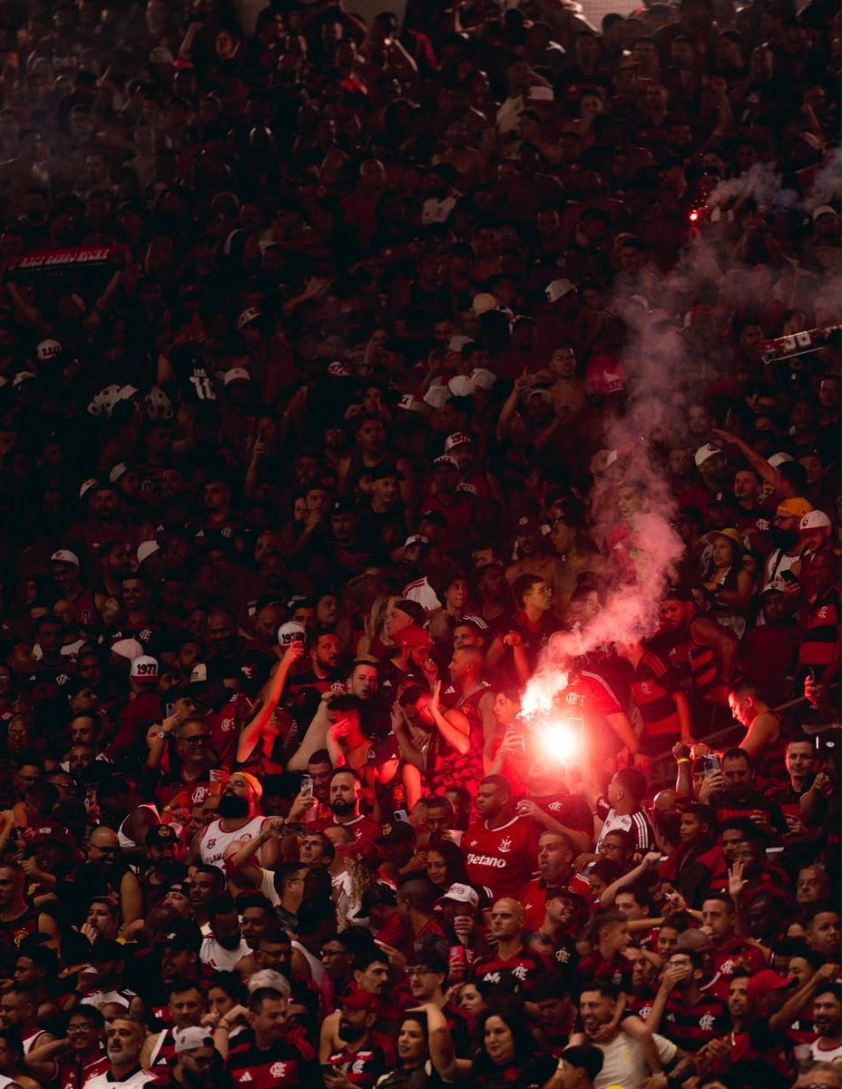GiorgiandeA's tweet photo. Noite de liberta 😍❤️🖤😍 https://t.co/s5E7Hzh1AX