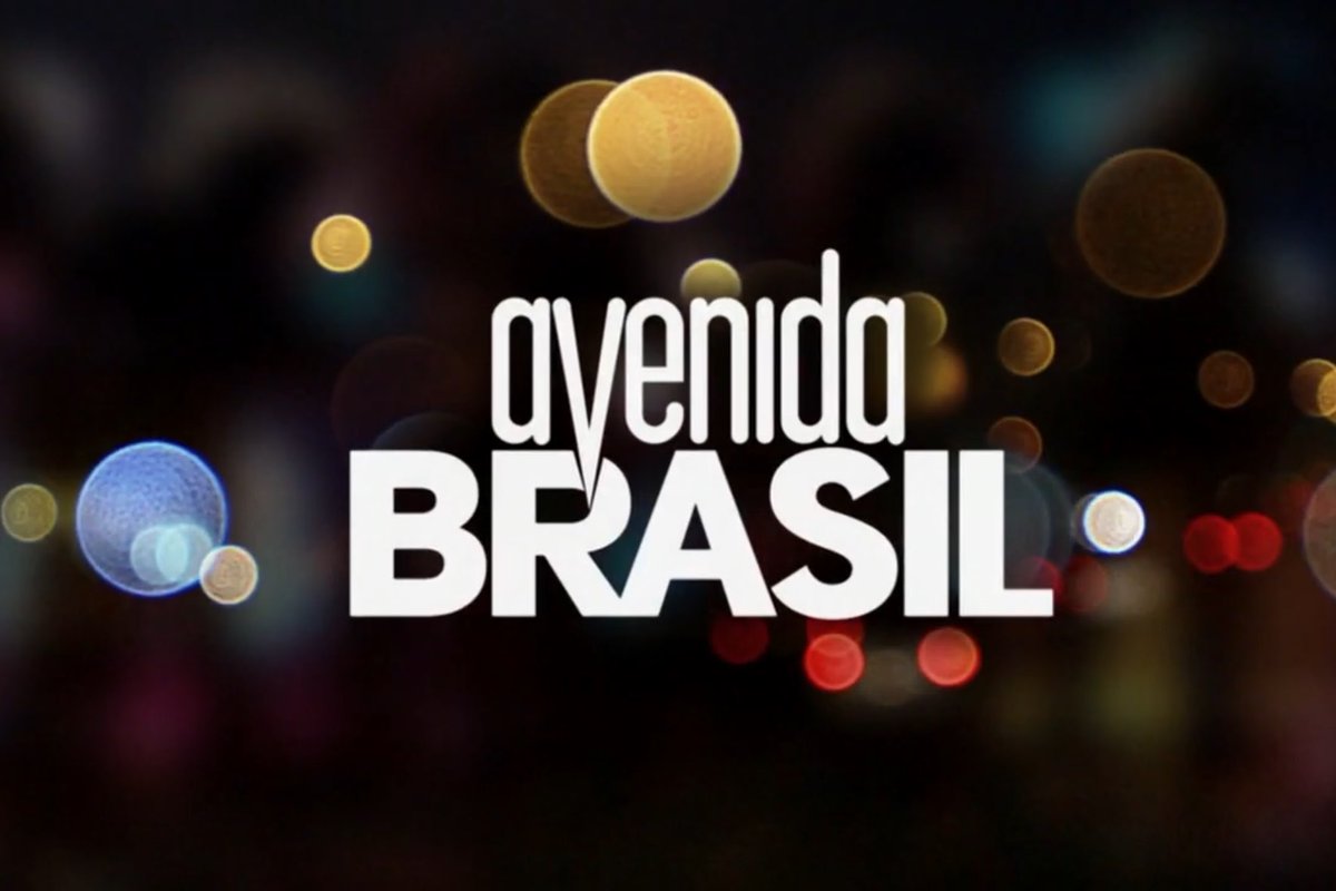 suedeMingotte's tweet photo. #AvenidaBrasil está se firmando um grande fracasso nas tardes da Globo. 

Ontem a trama anotou apenas 11,5 pontos de média, sua 2ª pior audiência até o momento;

🗞️ TV Pop https://t.co/SmJxOCi02R