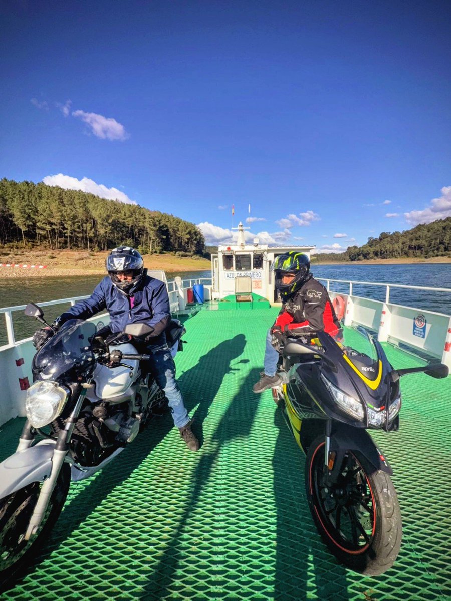 TigerAsp81's tweet photo. 🏍️🏍️✌️🌞🙂 https://t.co/SRx1sv5Uuc