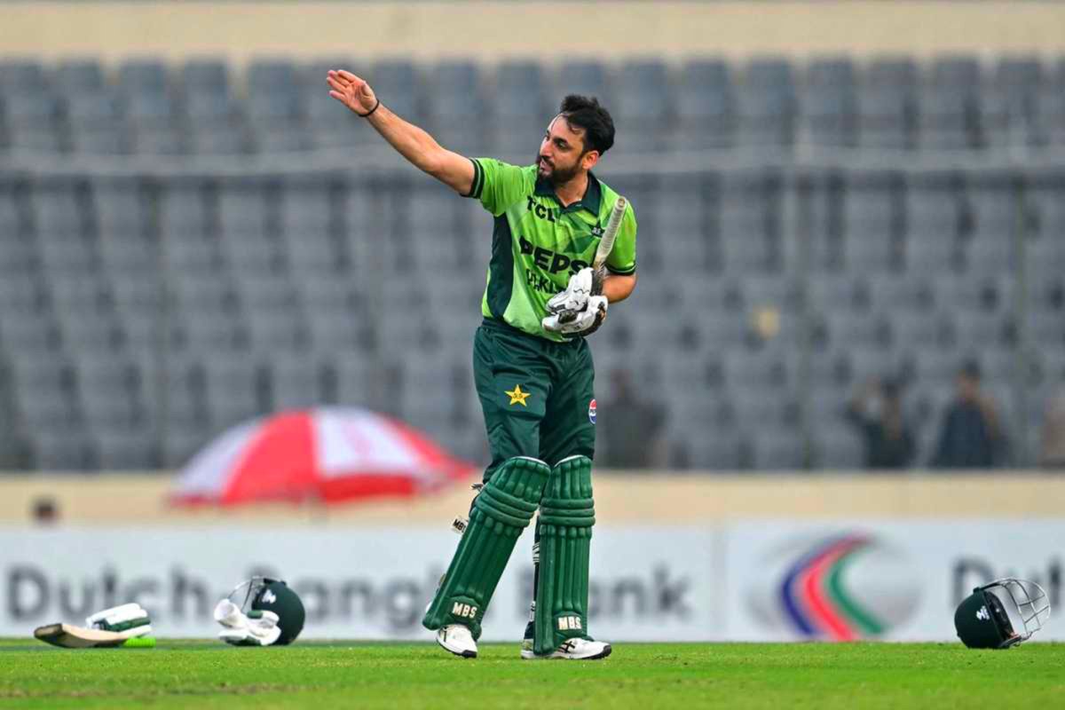 aHmADmIaN150's tweet photo. A guy with the WORST batting technique shouldn’t even be in the Test team, yet he is Pakistan’s standby Test captain. ❌ 

A guy who shouldn’t even play a single T20I has captained Pakistan in the T20 World Cup and Asia Cup. ❌ 

PCB was dreaming of winning the T20 Asia Cup and World Cup with him, and now they think he can win you a Test match in England? 🤦🏻‍♂️

PCB = PAKISTAN CIRCUS BOARD