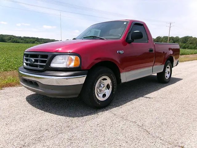 MargieCarterE's tweet photo. Sadly, after losing my husband last week, I’ve decided to let go of his 2004 Ford F-150 Heritage XL. It was well cared for and is still in good condition, running and driving well. Hoping it finds a good new owner
#car #ford #buy #usedCar #cheap https://t.co/cmZqOYuLXo