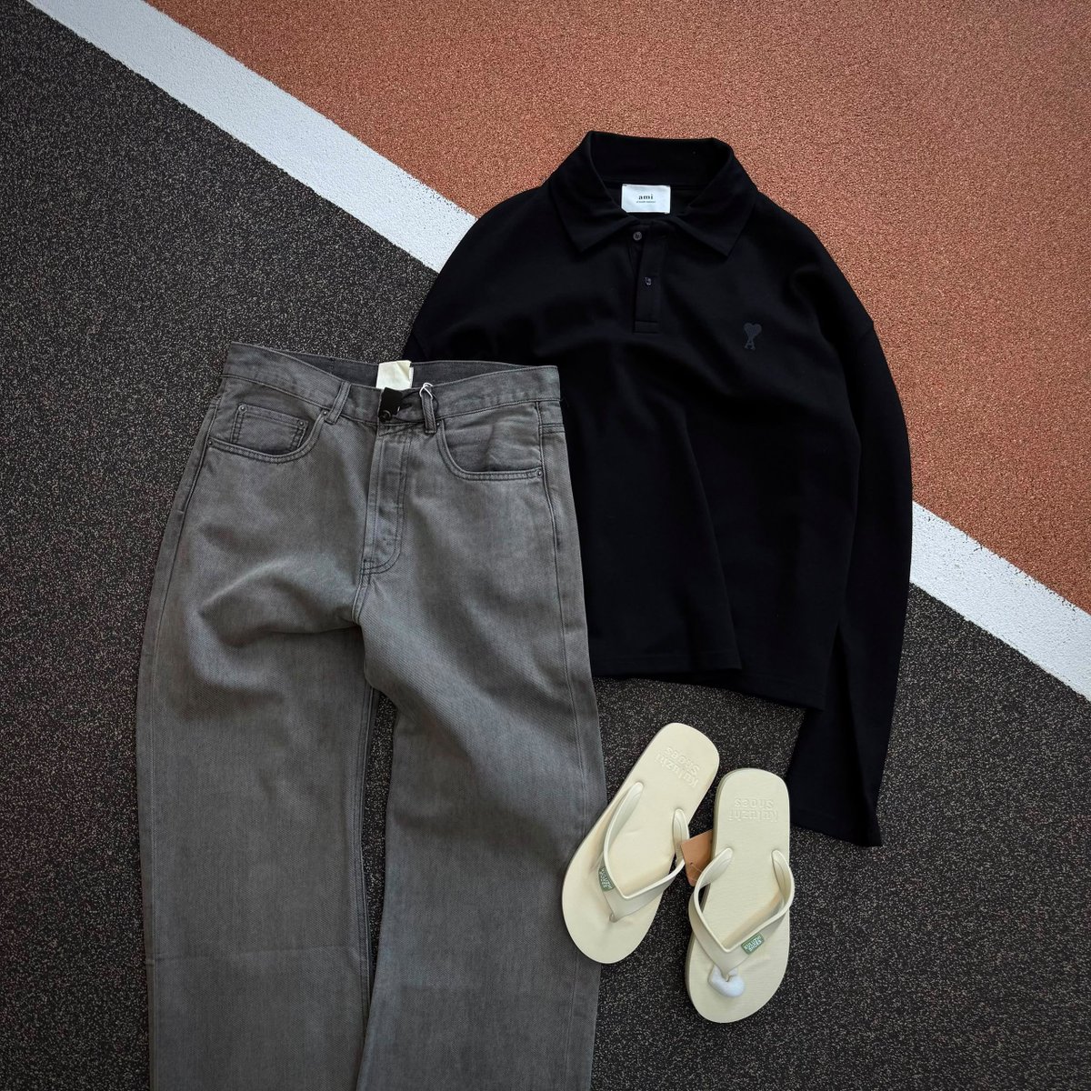 76wrld's tweet photo. Now, Let’s Go To Brazil 🇧🇷🩴

Top: *N50,000*
Denim: *N70,000*
Flip Flop: *N35,000*
Boot: *N95,000*

You’re Welcome 😂🫱🏼‍🫲🏾 https://t.co/YjQ29DAgGQ