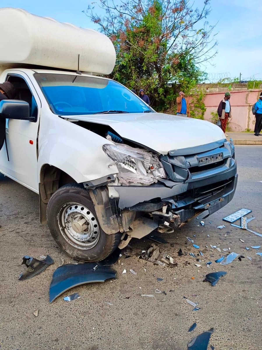 _ArriveAlive's tweet photo. Two injured in a collision at an intersection in Verulam – KZN
https://t.co/HfLFsyfErK
#ArriveAlive #Intersection #RUSA https://t.co/0kuymJfYo3
