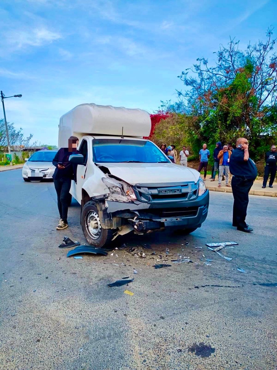 _ArriveAlive's tweet photo. Two injured in a collision at an intersection in Verulam – KZN
https://t.co/HfLFsyfErK
#ArriveAlive #Intersection #RUSA https://t.co/0kuymJfYo3