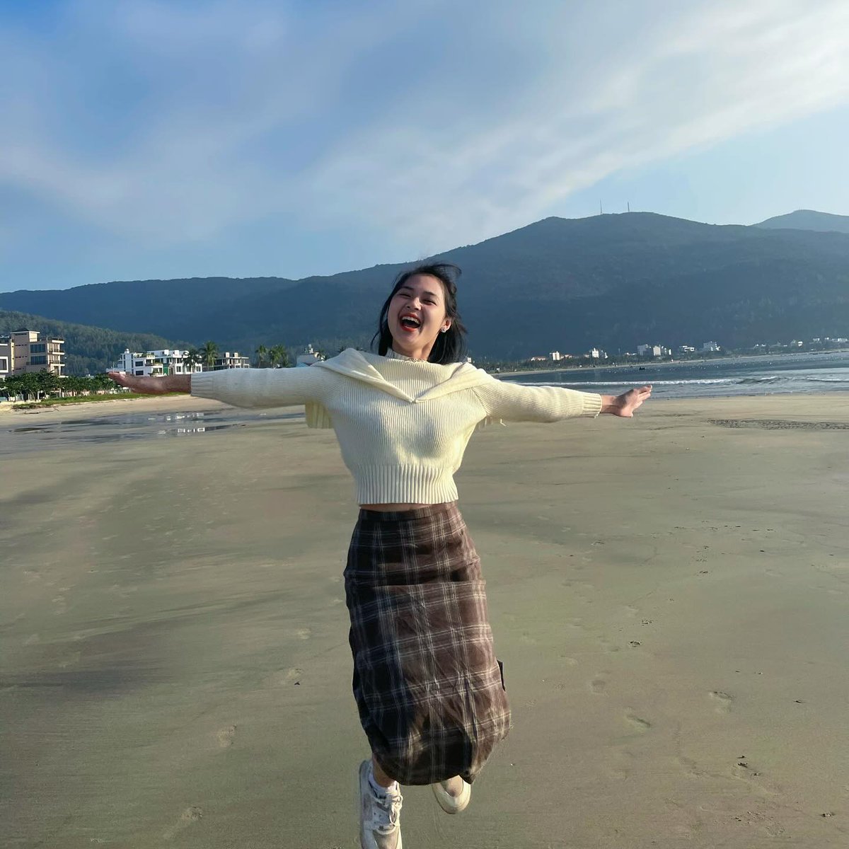 DorthaFloryvv's tweet photo. Yo! 😎 Quick reminder: your smile can brighten someone’s day—wear it proudly. 🌸
SoaSbj https://t.co/4bWJcUqM1r