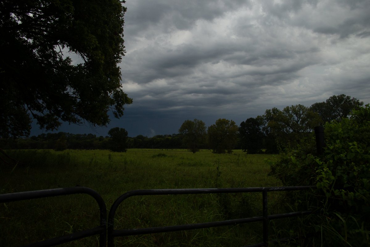 dreamland_usa's tweet photo. the sky was wild this morning https://t.co/fynpADNCBp