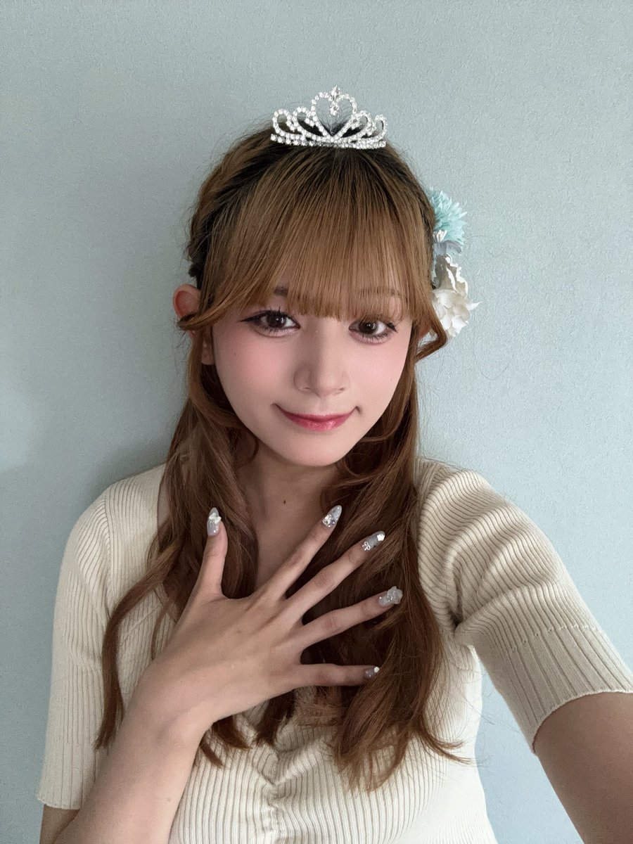 barikawa_miku's tweet photo. 10年前、未知の世界に突然入った私とその世界で育ってきた私
大きくなりました！ https://t.co/Efn4Arjb9i