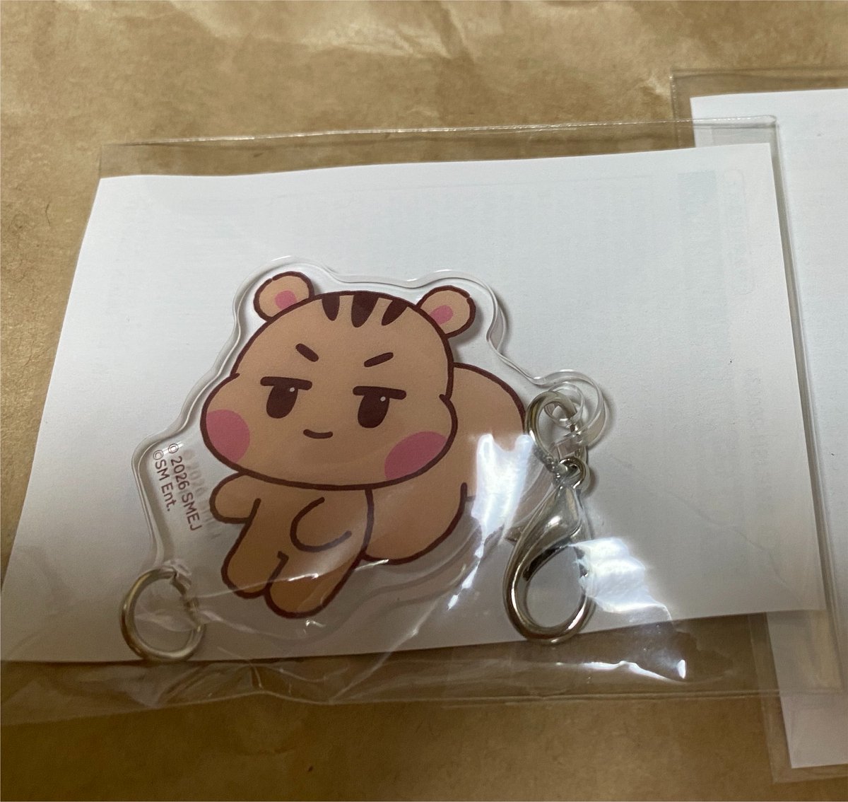 zpdlzh_n's tweet photo. SHINee ランダムトイ 交換

【譲】アクリルチャームB  ミノ

【求】 同種 または めじるしチャーム
         オニュ  キー
         
郵送での交換でよろしくお願いいたします🙇‍♀️ https://t.co/47zRihRf5r
