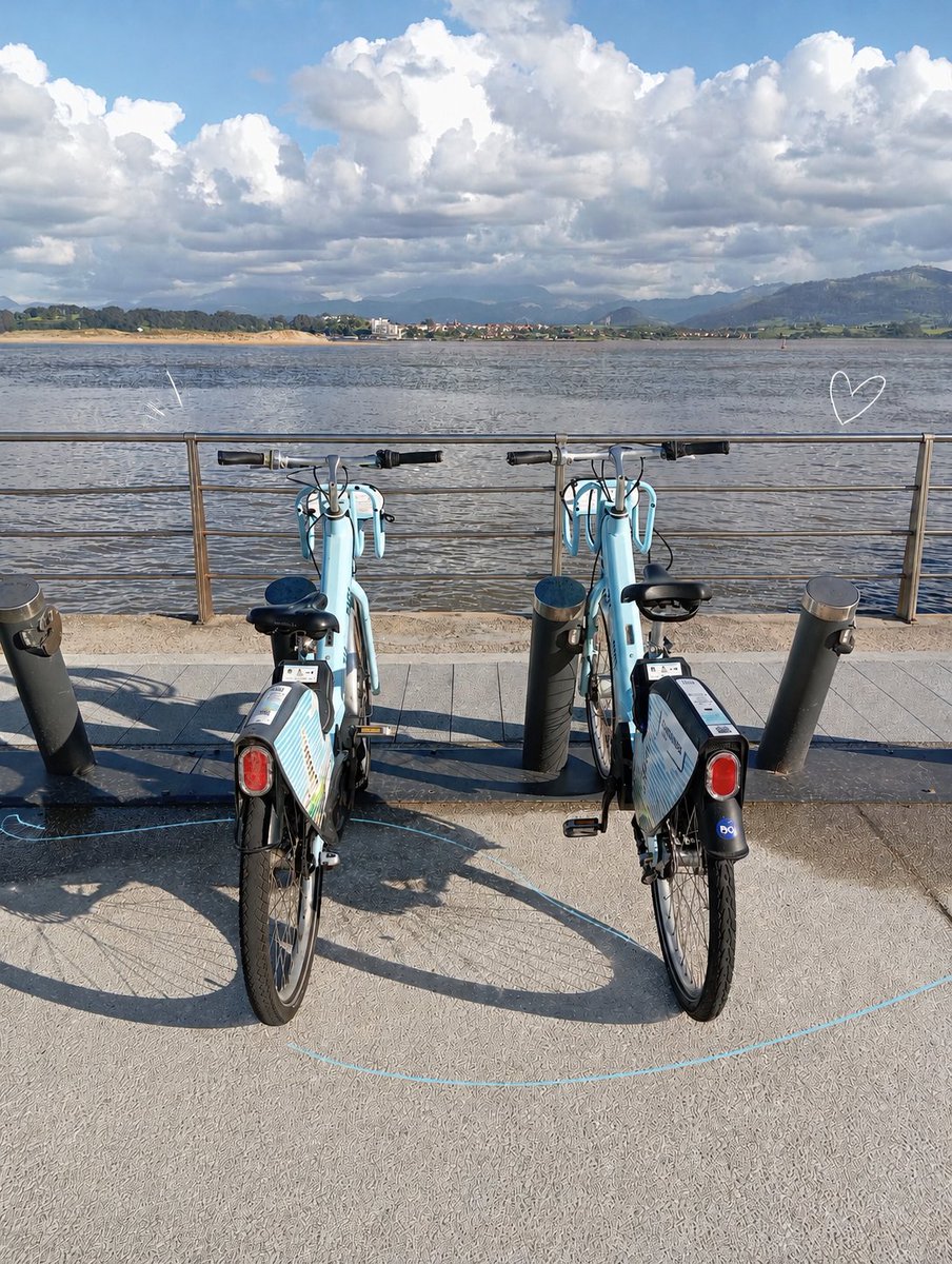 TUeBICISDR's tweet photo. #TUeBICI te lleva sin esfuerzo por Santander 🚴, pero lo mejor son esas paradas que no estaban planificadas…  😍

#SantanderEnBici #Santander https://t.co/7Mv2nuSbED