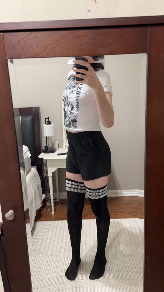 Blairedotexe's tweet photo. Any straight guys think I look cute?
#trans #tgirl #femboy #feetfetısh #thighhighs https://t.co/0Qrq7W0KtK