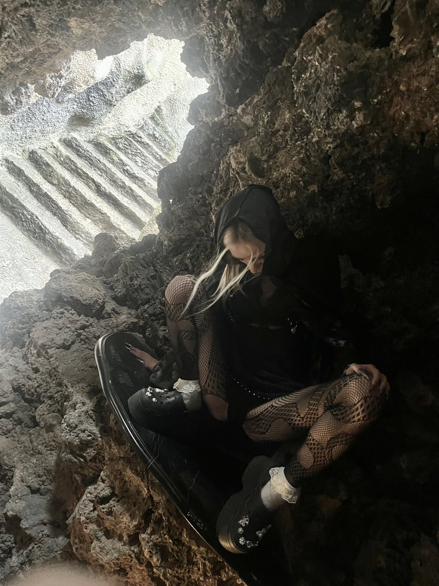 skarbaby_'s tweet photo. Btw I’m posting a lot on my #onlyfans and #mystars again :D I made a few videos lately and they are just… 🔥

#petite #voyeur #voyeurism #nsfw #linkinbio #leak #content #hot #goth #fishnets #kinky #sub https://t.co/T8NZrTpPyB