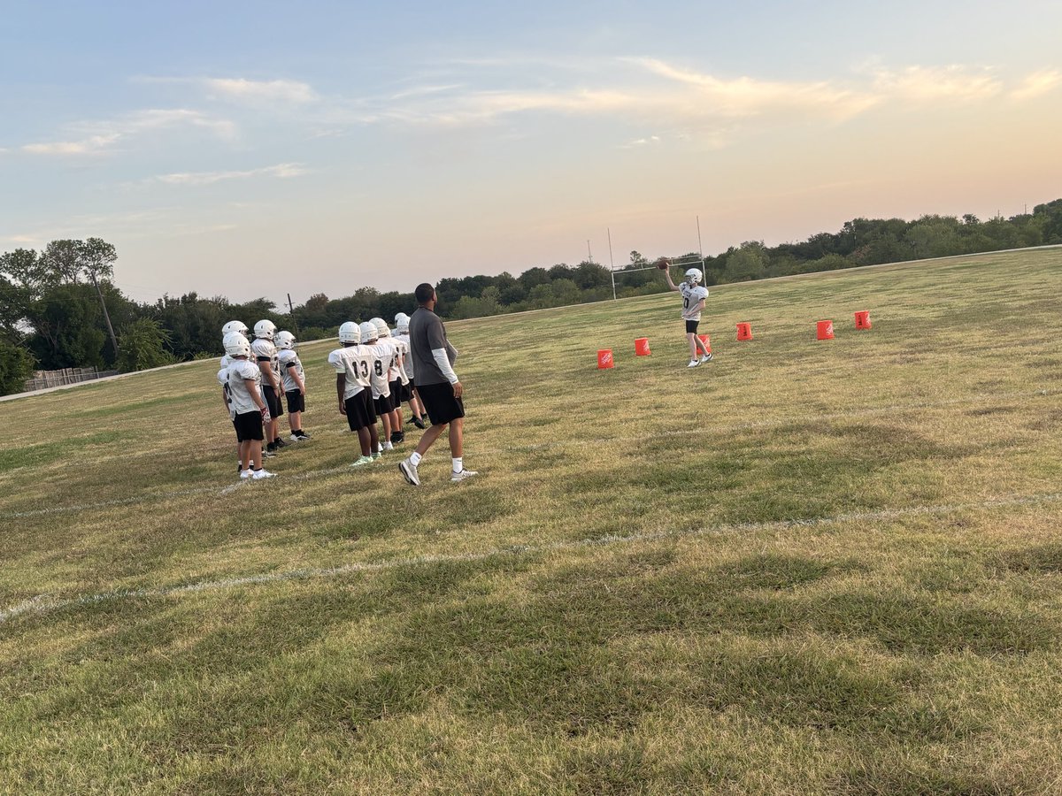coach_love2020's tweet photo. Great things are happening at our feeder schools ! Itβs great to see the elite work our coaches are doing! #RaiseTheStandard #OneLisd https://t.co/2i6u3LniA1