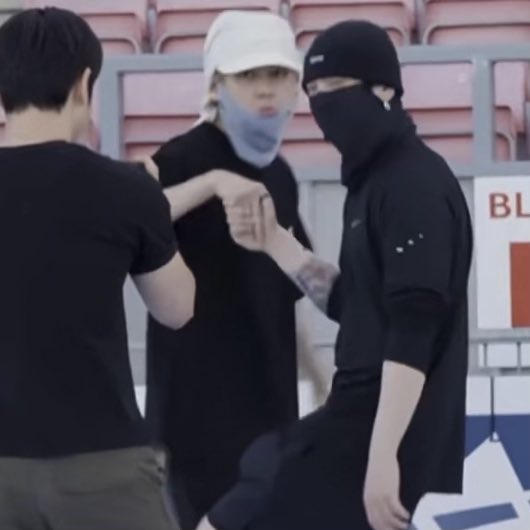 tigersggukie's tweet photo. its so buzzy how jungkook always holds taehyung's hand like a princess https://t.co/ZRK3cKW63A