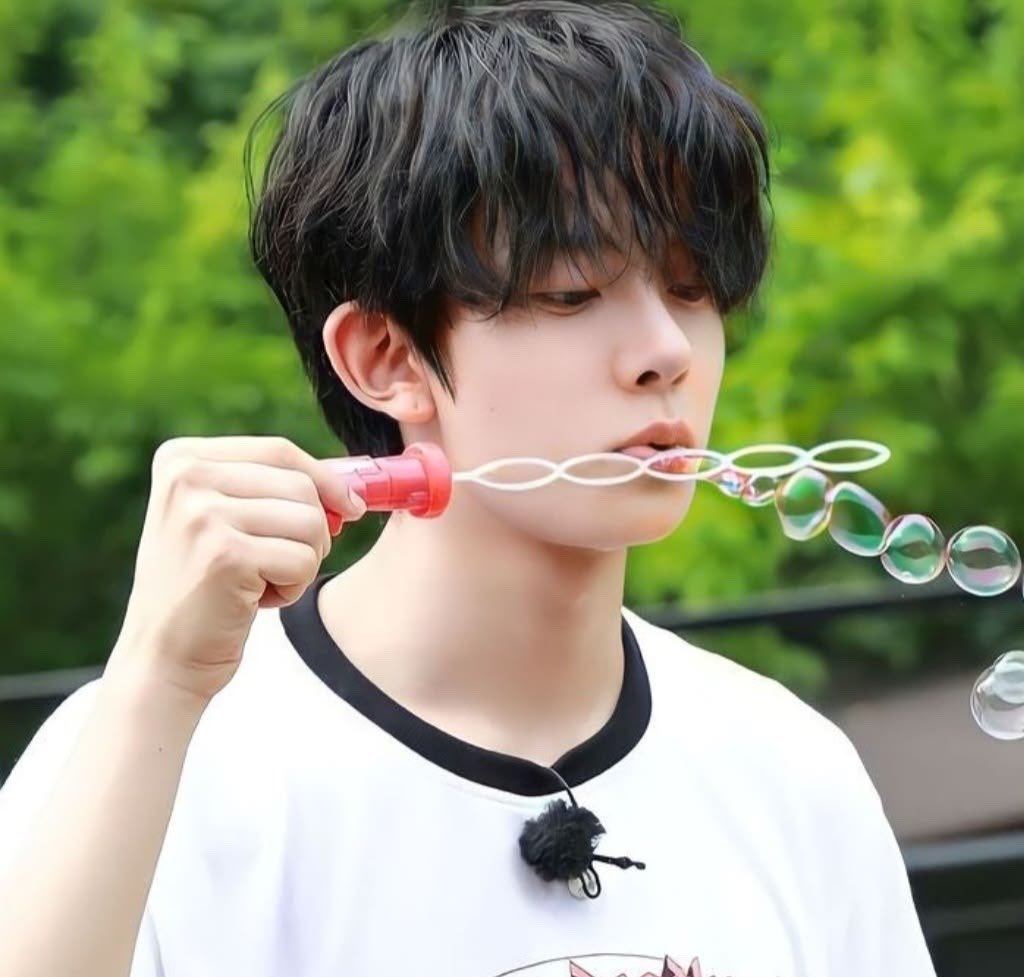 diaItragedies's tweet photo. welcome back bubblehee omg https://t.co/KSchZVr0lx