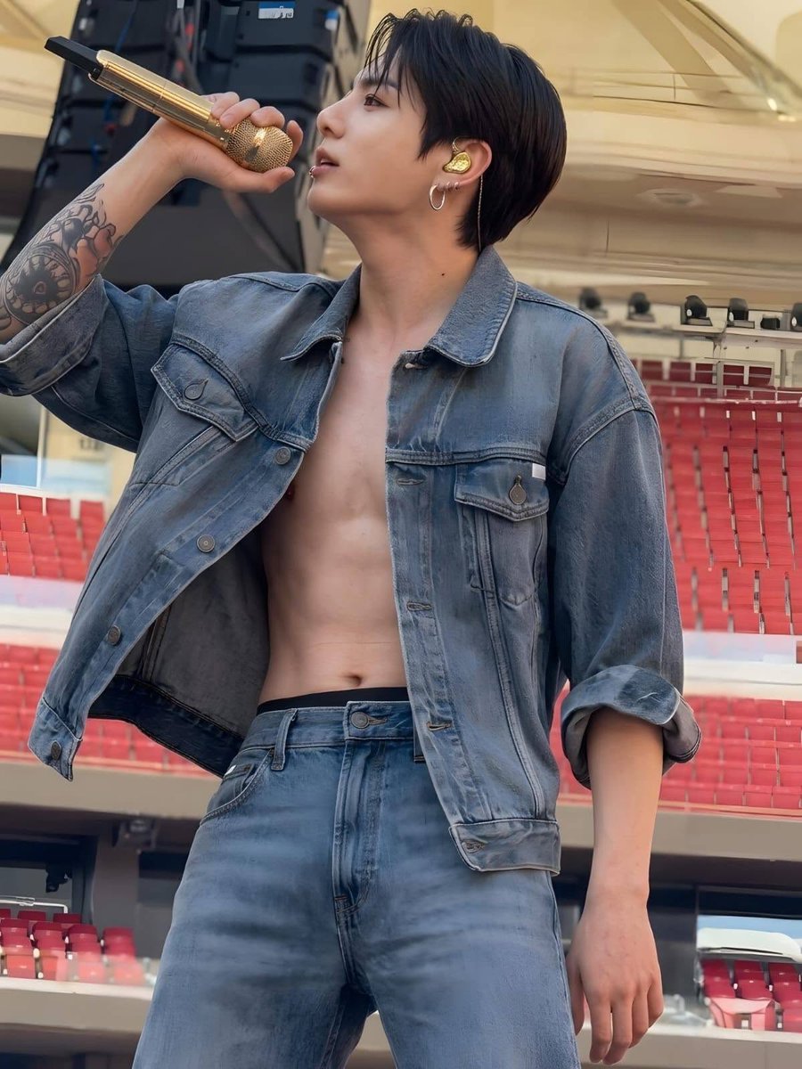 JEONKH_'s tweet photo. this jungkook https://t.co/Kkn9osrQm8