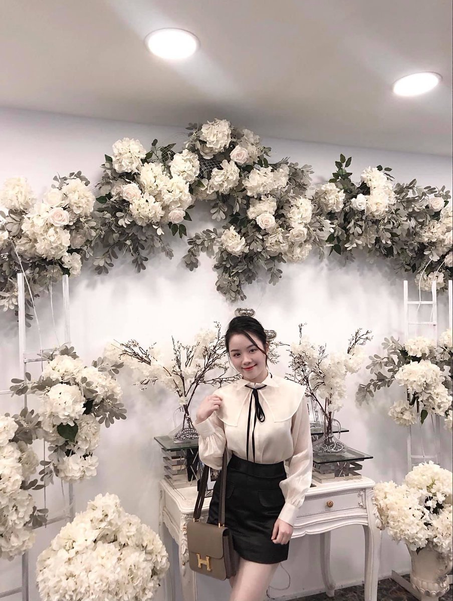 frankeirmije's tweet photo. 新的一天⁠也请多多‌关照。刚才看到云慢慢从楼顶飘‍过去，所有烦恼都暂时放到明‌天。 https://t.co/GaBhEfizIz