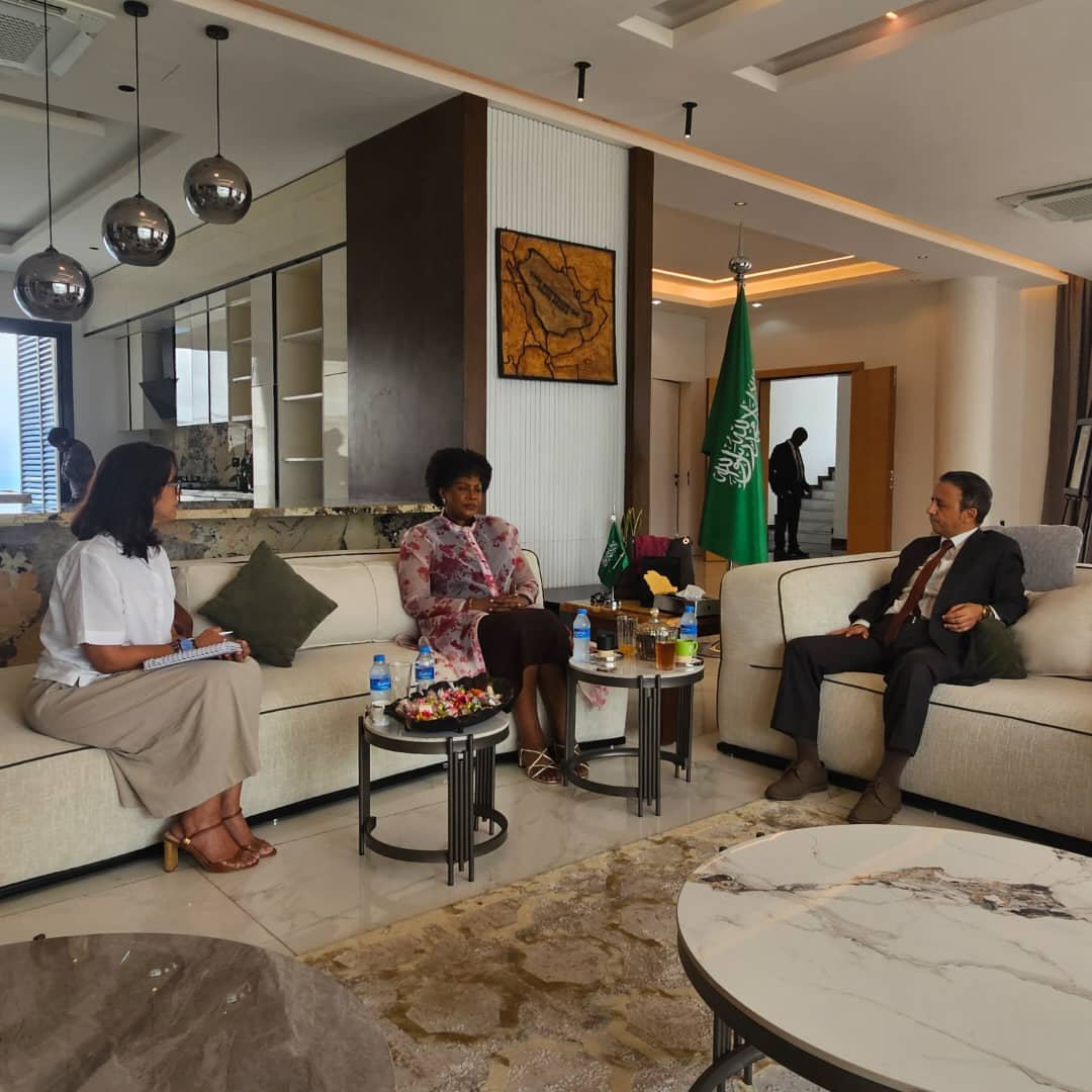 UNSierraLeone's tweet photo. In an effort to expand partnerships in support of 🇸🇱’s national development priorities, Res. Coord @swakana99 met with the Kingdom of Saudi Arabia’s Ambassador to 🇸🇱, H.E Saud Mushabbab Al-Musa’e. Discussions focused on cooperation around #FeedSalone, inclusive financing for https://t.co/9ERwpNLinP