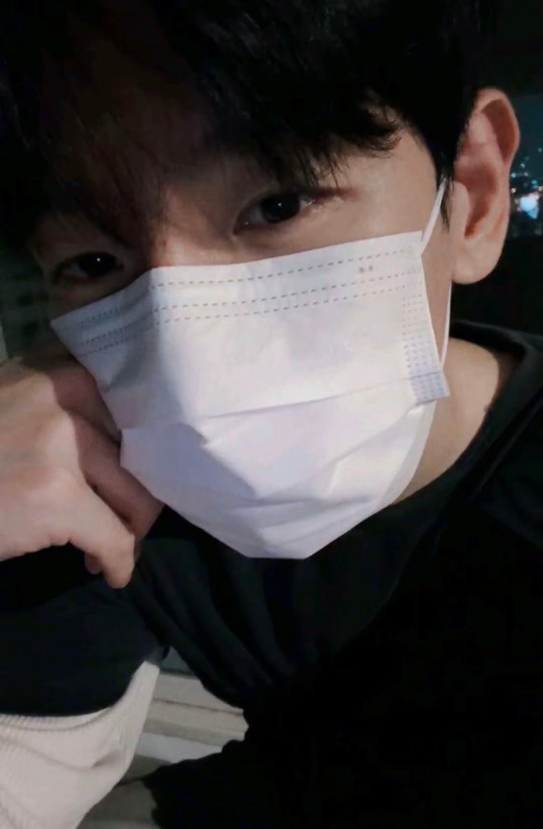 andkyoong's tweet photo. 얼굴좋다.........🫰🏻 https://t.co/M4tWqHkkq8