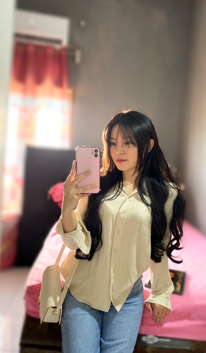 badutbott's tweet photo. Siangnya cakep, malamnya ambrul https://t.co/5yNZvnqFT8