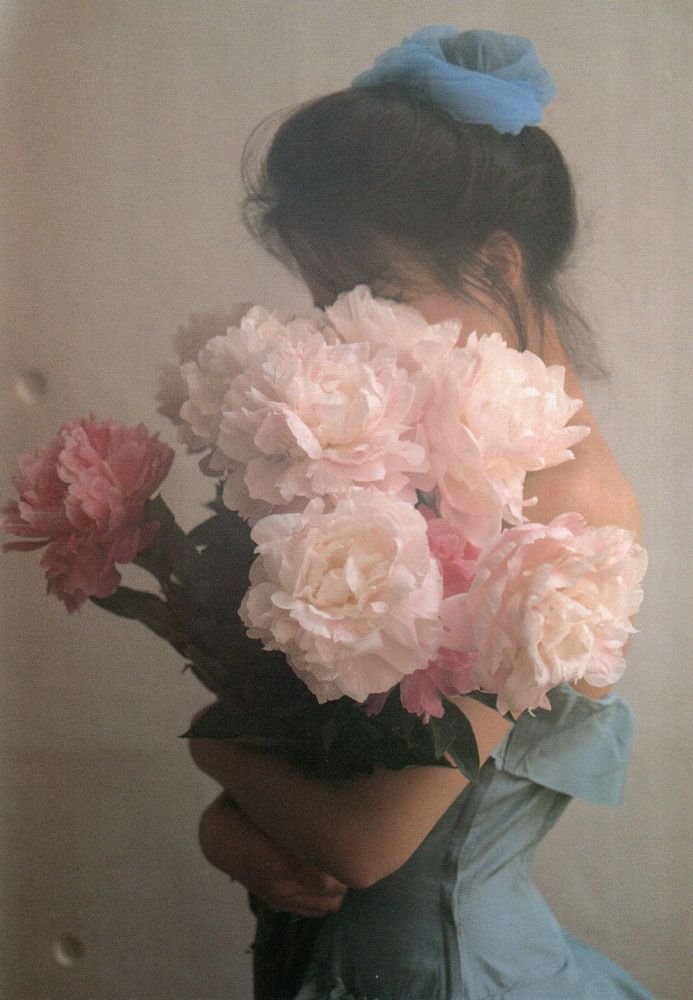 hh20sshob123's tweet photo. "ولو مرّت بحقل الورد يومًا،
لقالَ الـوردُ قد حلَّ الربيــعُ!"🌸🌸 https://t.co/tiZyo9t9cV