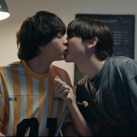 a_belbee's tweet photo. ละชียื่นปากไปจะจุ๊บเค้าด้วยซ้ำ ให้เลยลูกกุวันนี้

BE MY PLAYER TWO EP6 

#ซอโซ่ล่ามธีร์EP6 https://t.co/M8FJNiBcGU