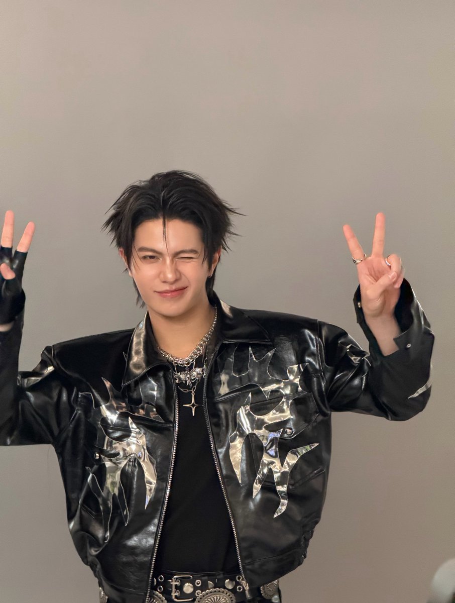 hope_bpn's tweet photo. โหวววว หล่อมากน้องวิลเลี่ยม โคตรอันตราย 😭

#williamjkp https://t.co/7iMyvdQ6q2