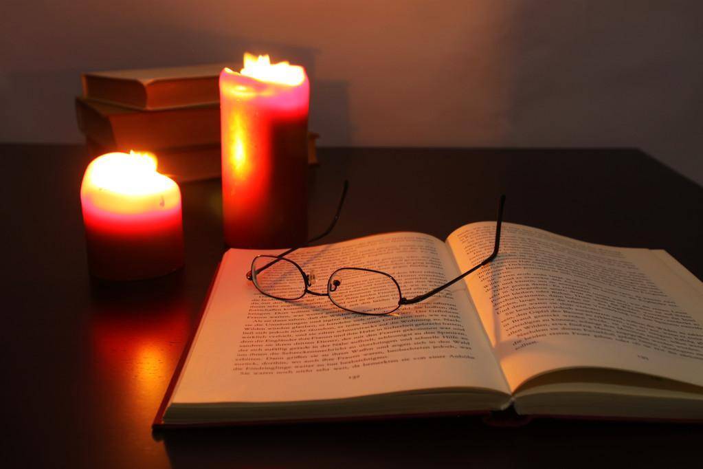ElizabethDePauw's tweet photo. Just finished The Midnight Library! A beautiful reminder that every choice shapes our story—reading this made my late night so much warmer https://t.co/N81WC8yidV