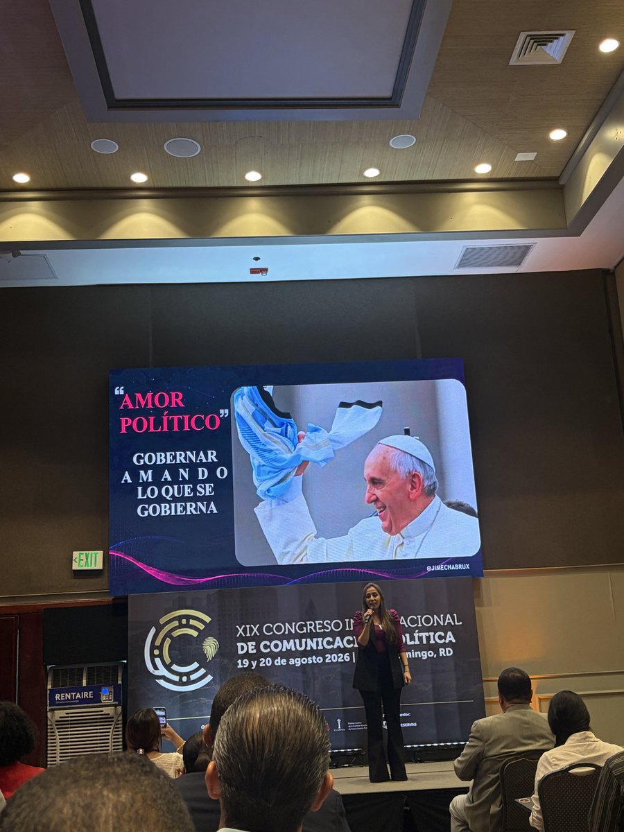 Fernan2bonilla's tweet photo. Amor político; gobernar amando lo que se gobierna. @JimeChabrux #CongresoRD @CumbreCP https://t.co/mrVaEb4qNh
