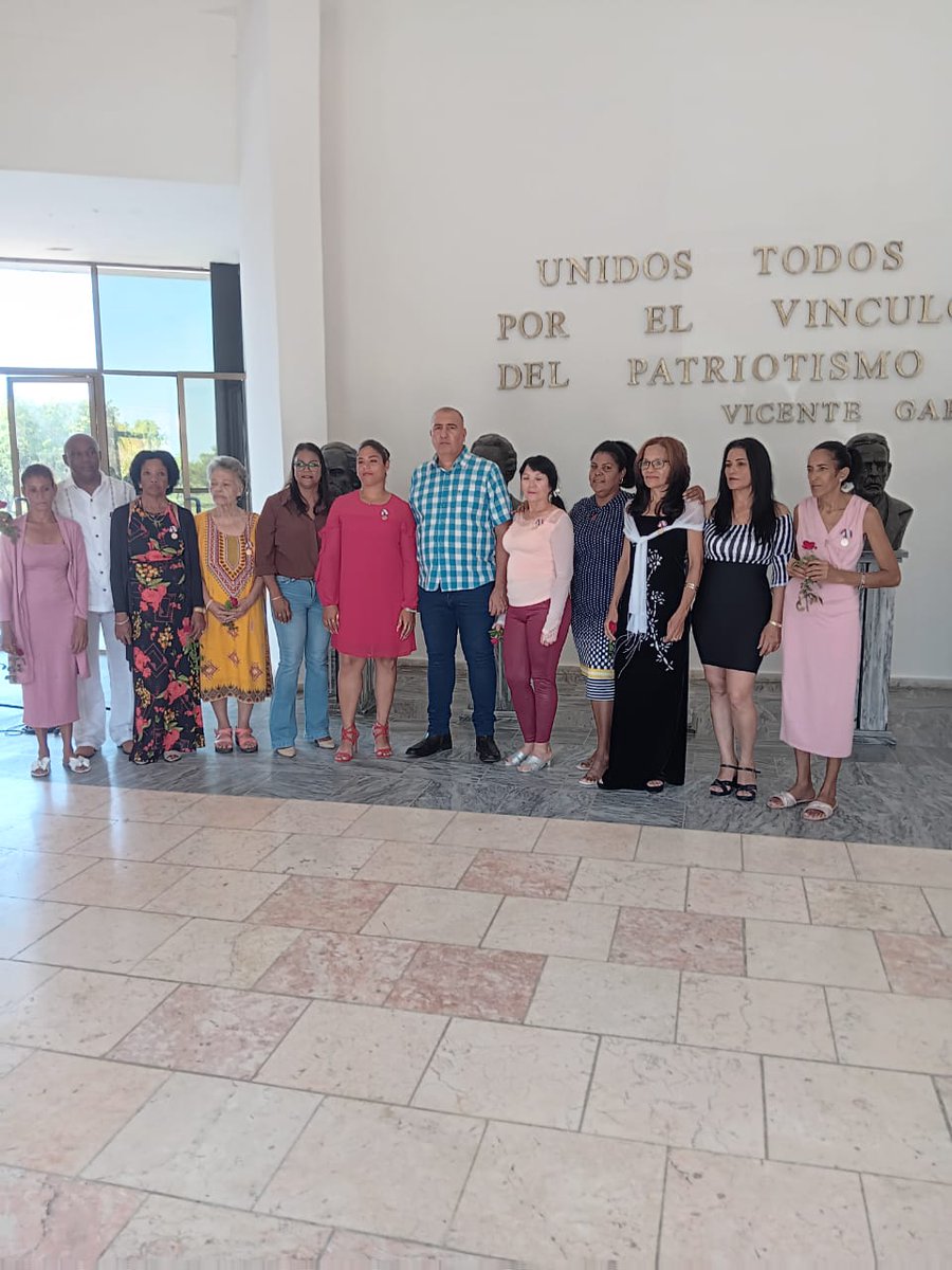 LorenzoOsbel's tweet photo. El reconocimiento y el agradecimiento eterno a las mujeres y hombres que luchan todos los días en defensa de la Revolución y hoy alcanzaron la distinción 23 de agosto por sus relevantes resultados #LasTunas #PorLasTunasLaVictoria #SíSePuede https://t.co/i8tgqtpNc4