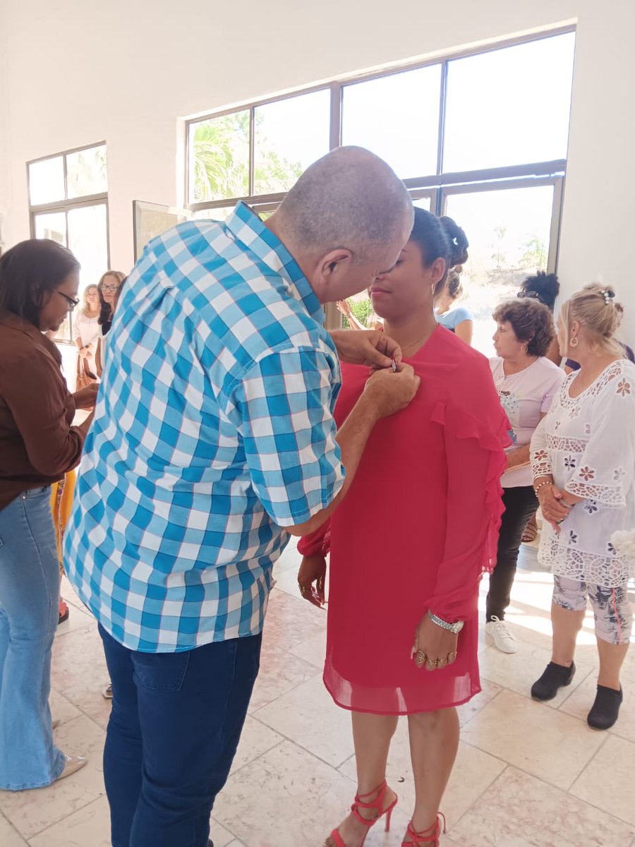 LorenzoOsbel's tweet photo. El reconocimiento y el agradecimiento eterno a las mujeres y hombres que luchan todos los días en defensa de la Revolución y hoy alcanzaron la distinción 23 de agosto por sus relevantes resultados #LasTunas #PorLasTunasLaVictoria #SíSePuede https://t.co/i8tgqtpNc4