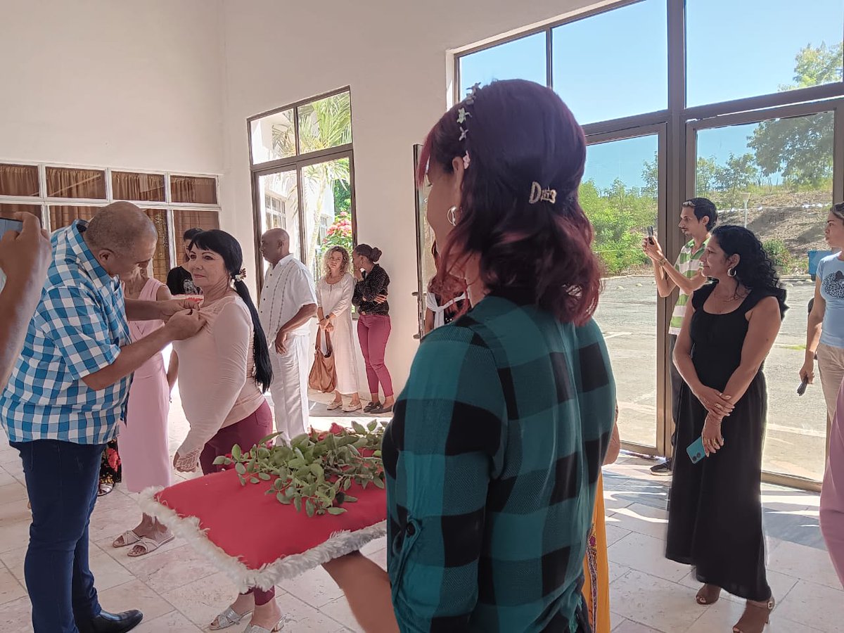 LorenzoOsbel's tweet photo. El reconocimiento y el agradecimiento eterno a las mujeres y hombres que luchan todos los días en defensa de la Revolución y hoy alcanzaron la distinción 23 de agosto por sus relevantes resultados #LasTunas #PorLasTunasLaVictoria #SíSePuede https://t.co/i8tgqtpNc4