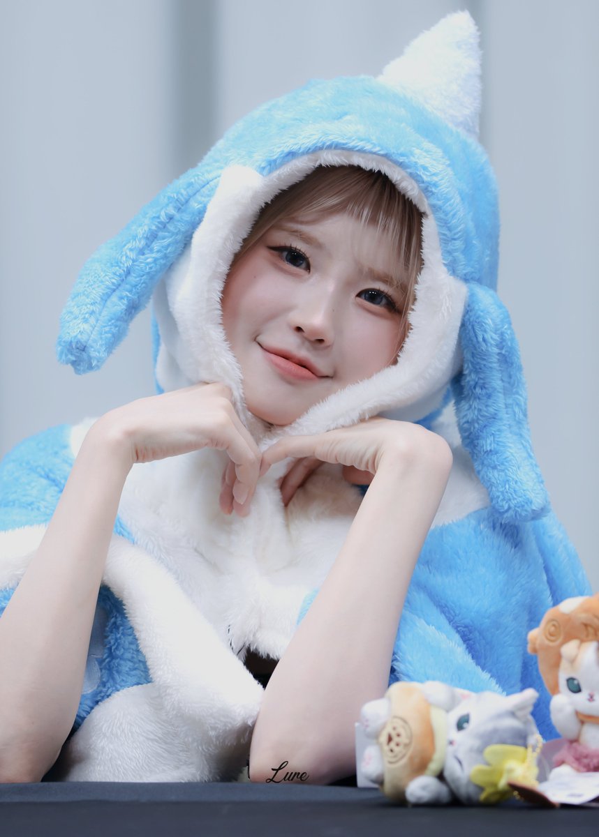 Lure_514's tweet photo. 260820 퍼스트뮤직 팬사인회 HQ 🐹
#프로미스나인 #fromis_9
#송하영 #Songhayoung https://t.co/eDNcrsG4Ej